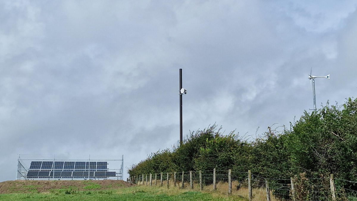 BT switches on its first self-powered mobile mast