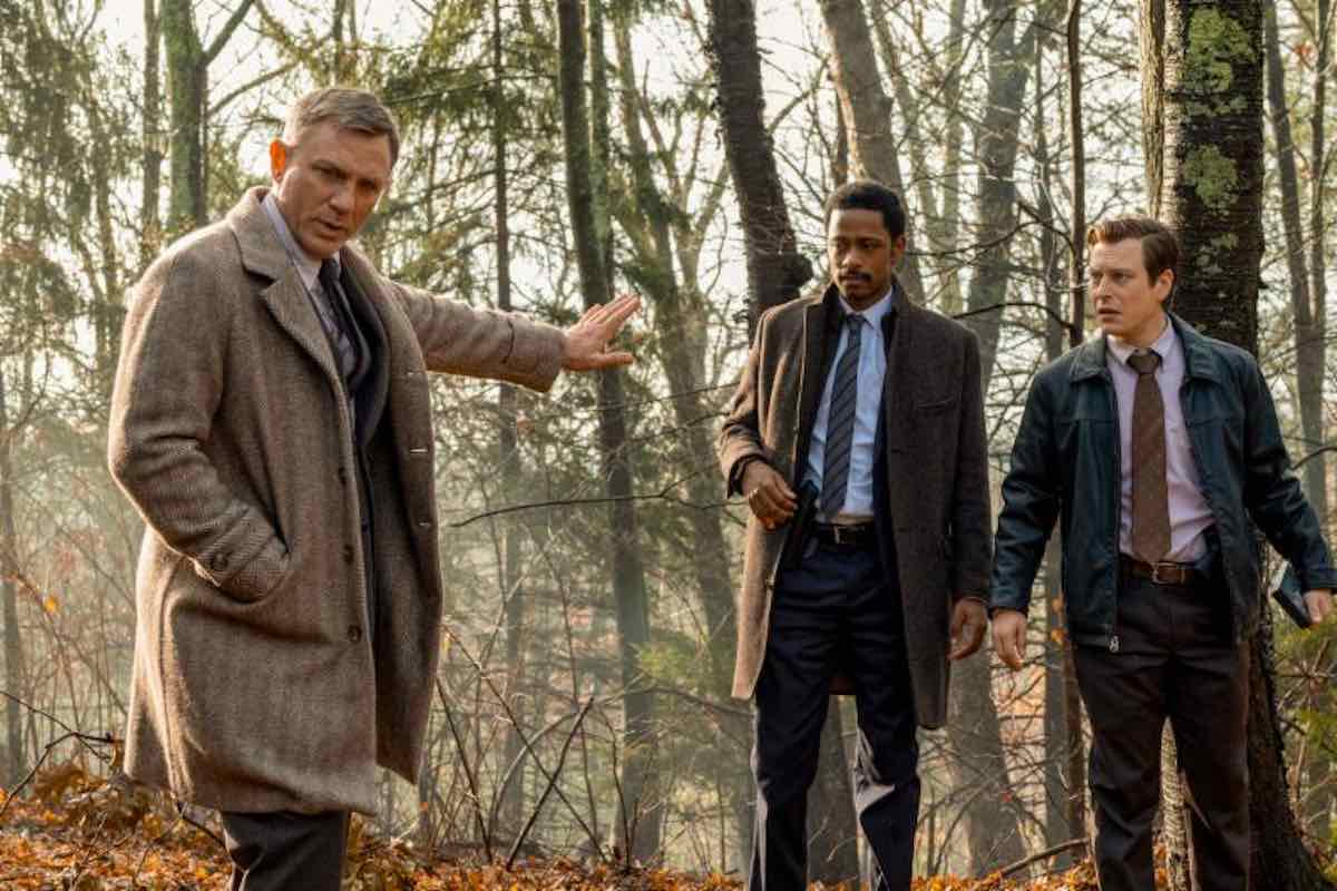 Watch Daniel Craig, Chris Evans, Jamie Lee Curtis and Christopher Plummer in Knives Out trailer
