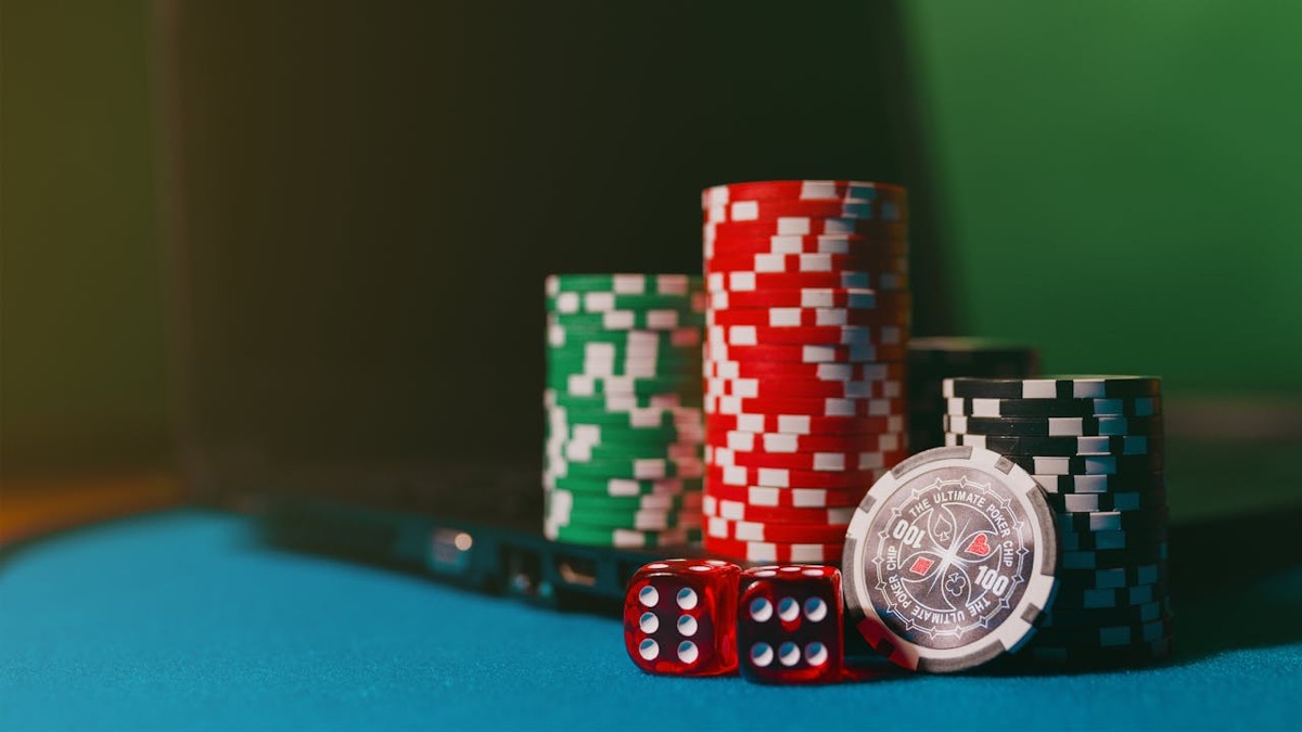 How online casinos keep players safe