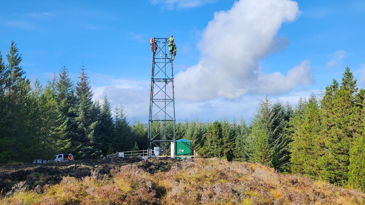 New EE mast boosts 4G coverage on Skye