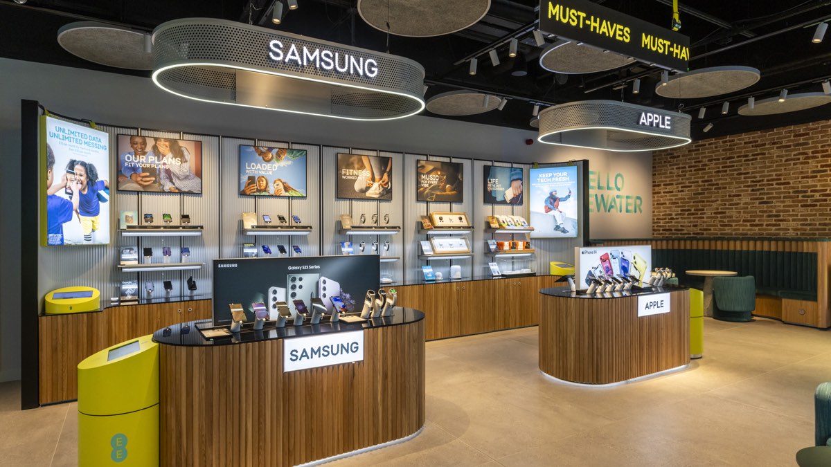 EE reveals September savings on iPhone and Galaxy handsets
