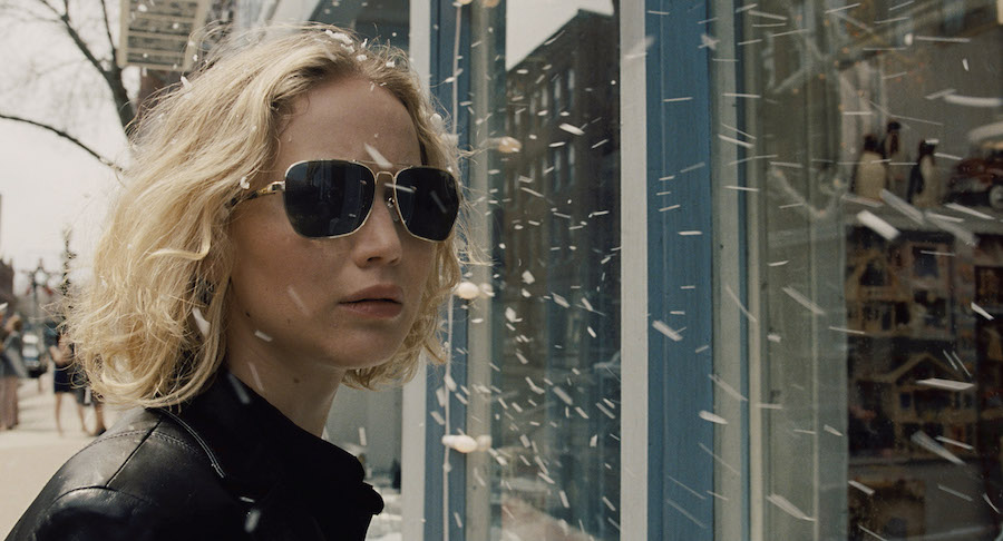 Jennifer Lawrence in new Joy trailer