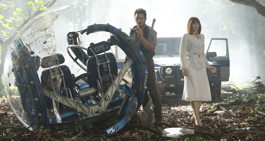 Jurassic World – first official trailer & picture