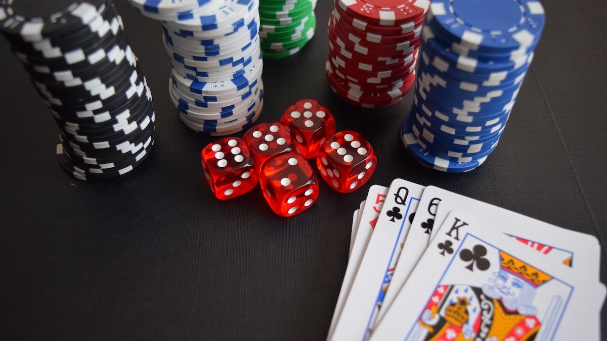Four tips for playing poker at an online casino as a beginner
