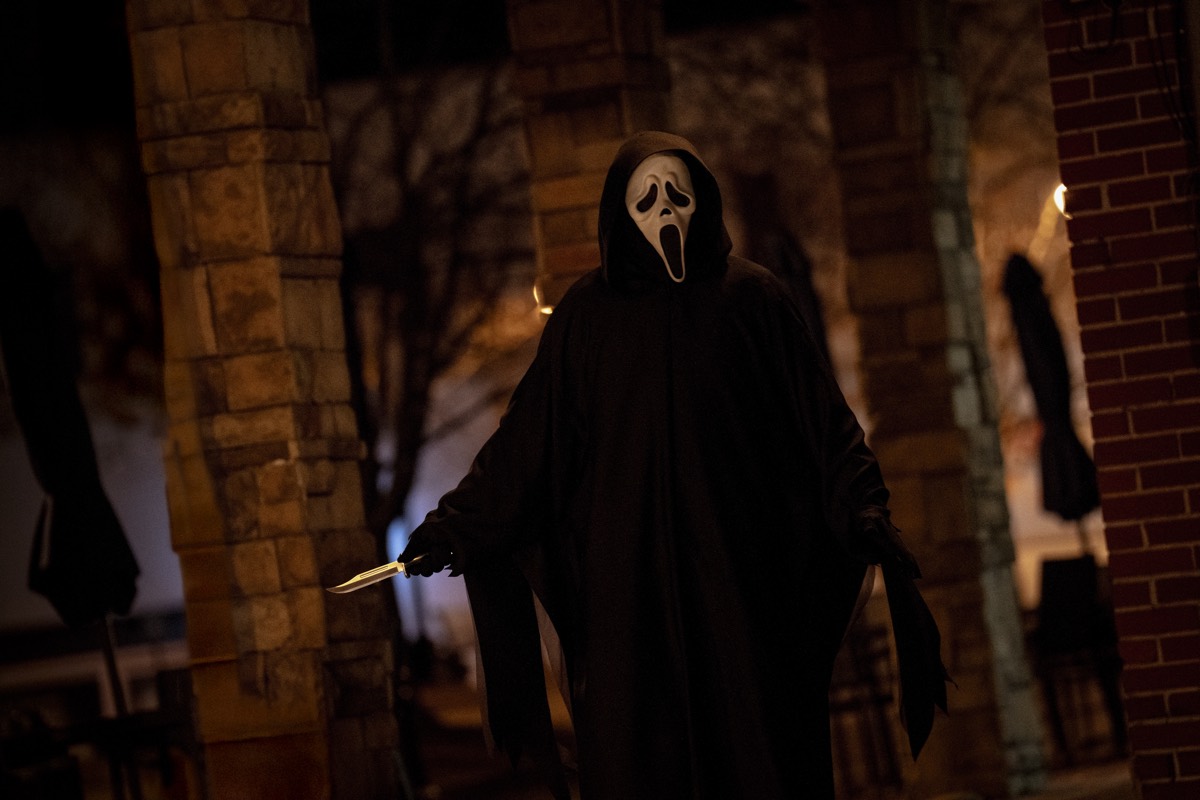 Neve Campbell and Courteney Cox star in new Scream 7 trailer